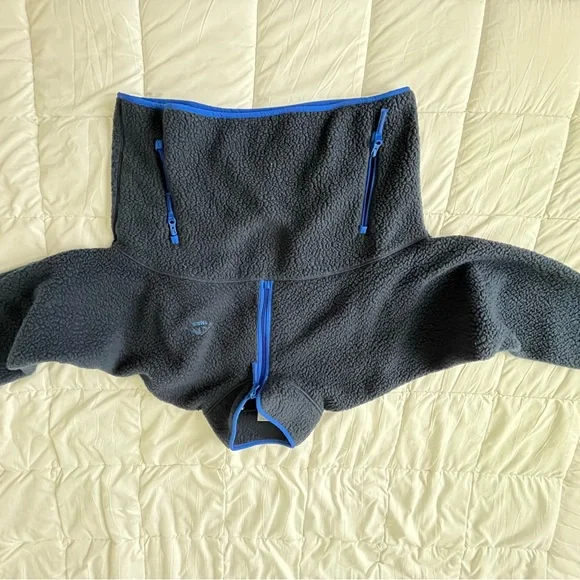 TNA Dark Blue Fleece with Bright Blue Trim - Picture 3 of 4